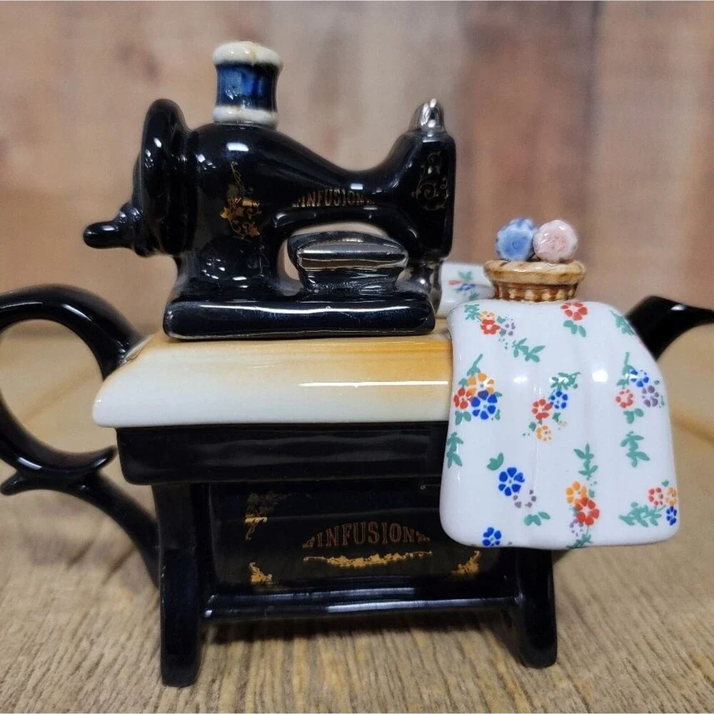 Cardew Design mini Sewing Machine Teapot Artist Signed